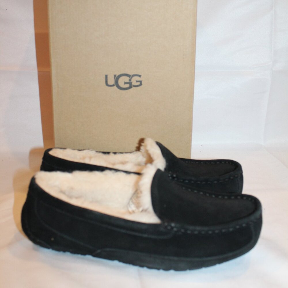 UGG YOUTH 5 WOMEN'S 7‎ ASCOT SUEDE SHEARLING LINED SLIPPERS BLACK
